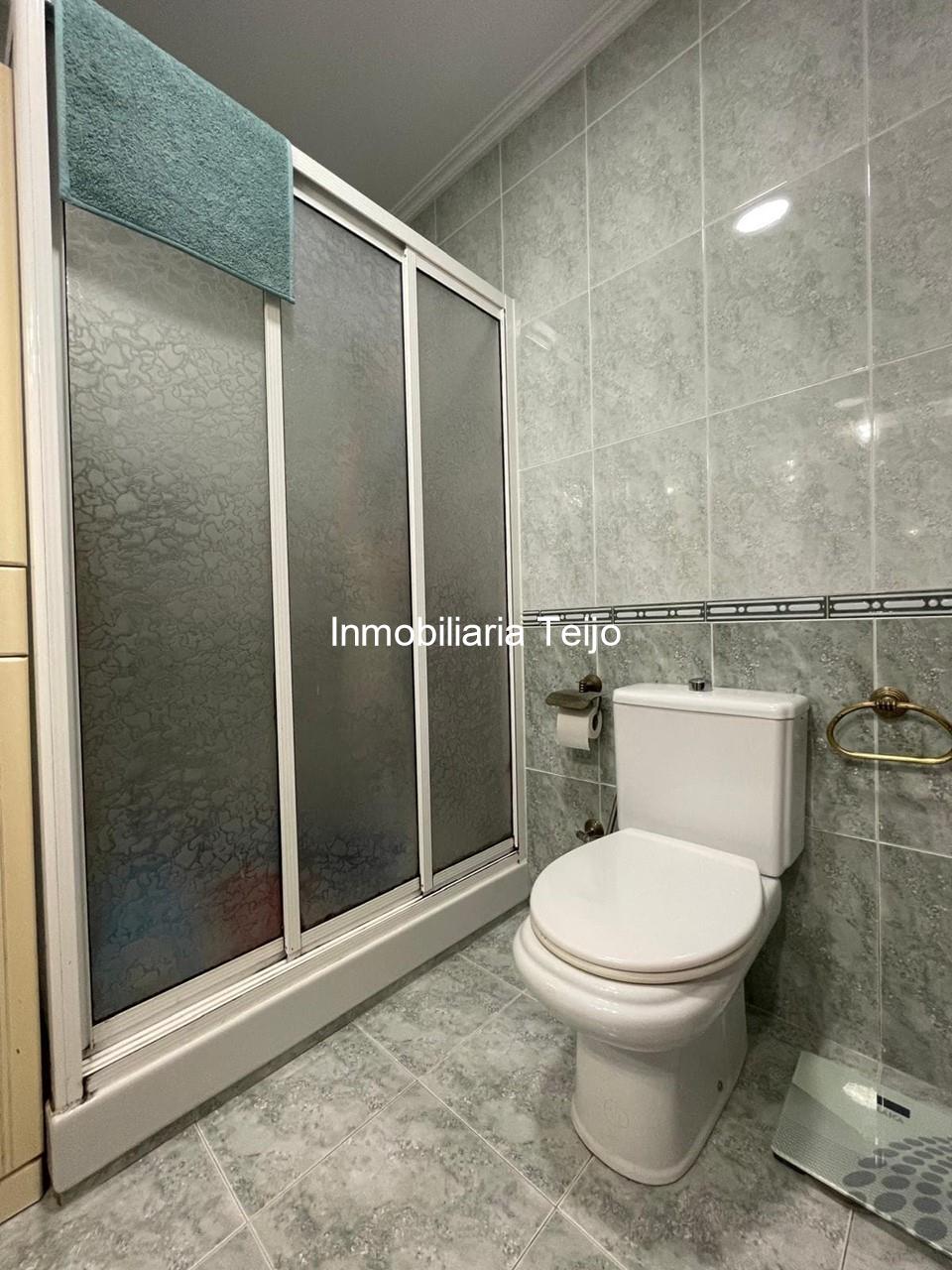 Foto 10 SE VENDE PISO AMPLIO CON GARAJE, TRASTERO Y ASCENSOR EN EL AUDITORIO DE NARÓN