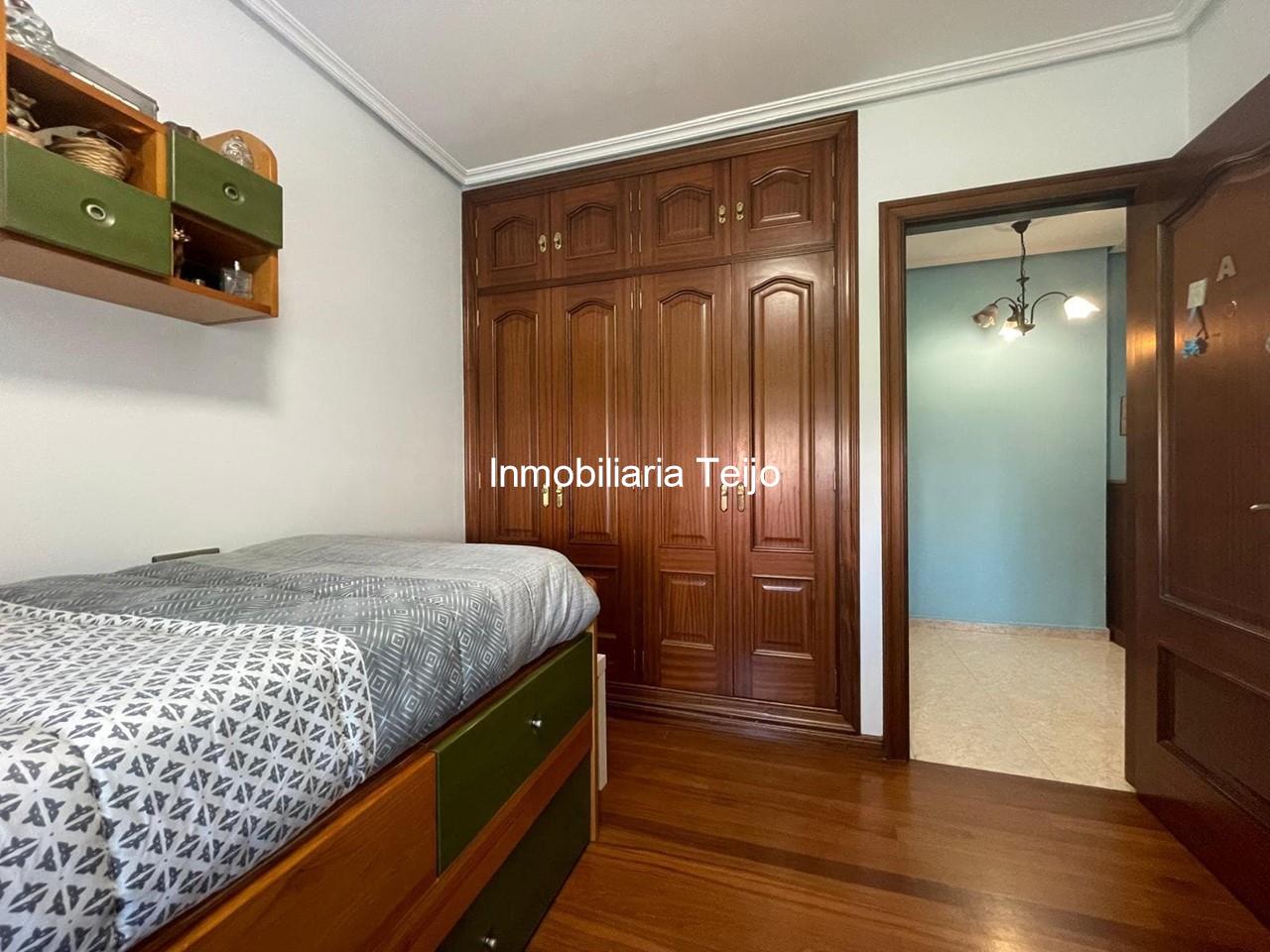 Foto 14 SE VENDE PISO AMPLIO CON GARAJE, TRASTERO Y ASCENSOR EN EL AUDITORIO DE NARÓN