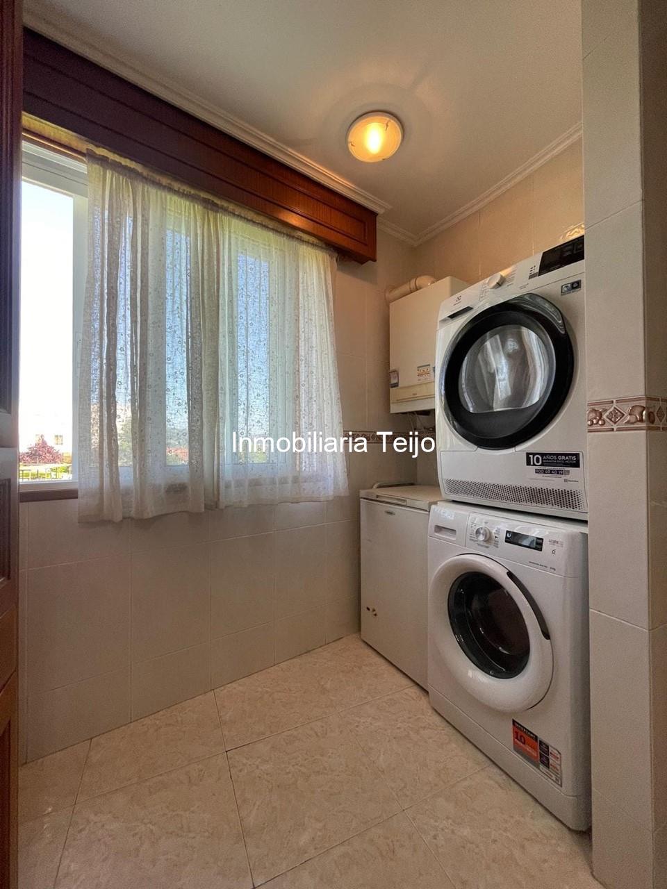 Foto 3 SE VENDE PISO AMPLIO CON GARAJE, TRASTERO Y ASCENSOR EN EL AUDITORIO DE NARÓN