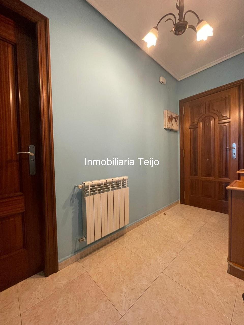 Foto 6 SE VENDE PISO AMPLIO CON GARAJE, TRASTERO Y ASCENSOR EN EL AUDITORIO DE NARÓN
