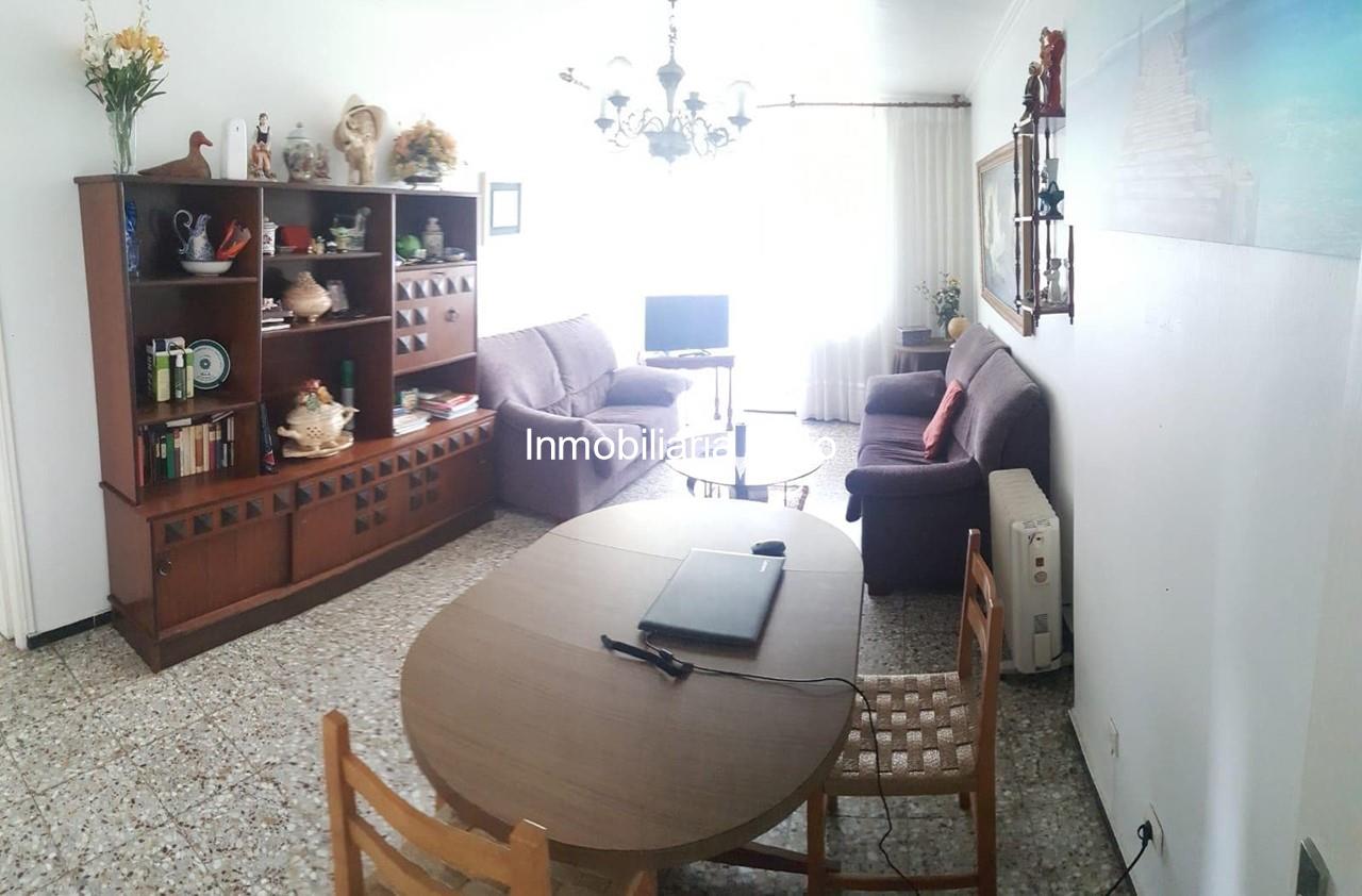 Foto 1 SE VENDE PISO AMPLIO CON TRES BALCONES EN CARANZA