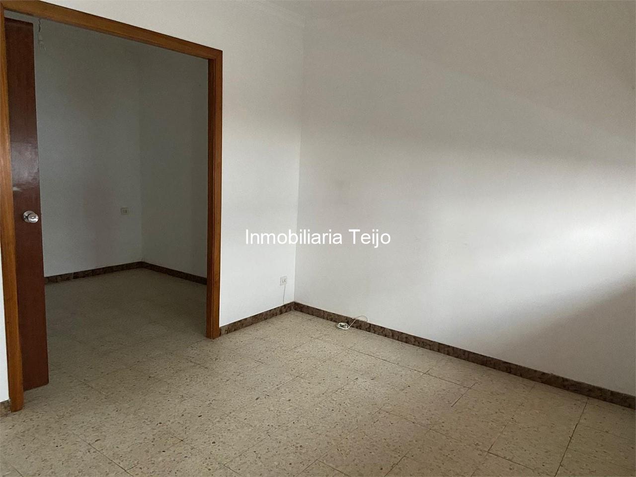 Foto 3 SE VENDE PISO AMPLIO EN EL PONTO