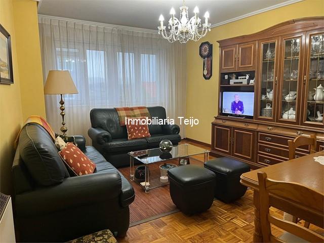 SE VENDE PISO AMPLIO EN PUERTA DE NEIRA - Ferrol