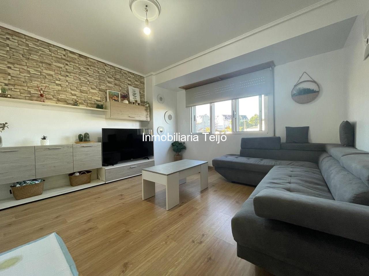 Foto 1 SE VENDE PISO AMPLIO REFORMADO CON TERRAZA Y TRASTERO