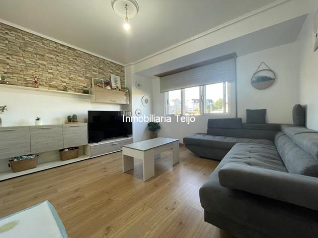 SE VENDE PISO AMPLIO REFORMADO CON TERRAZA Y TRASTERO - Ferrol