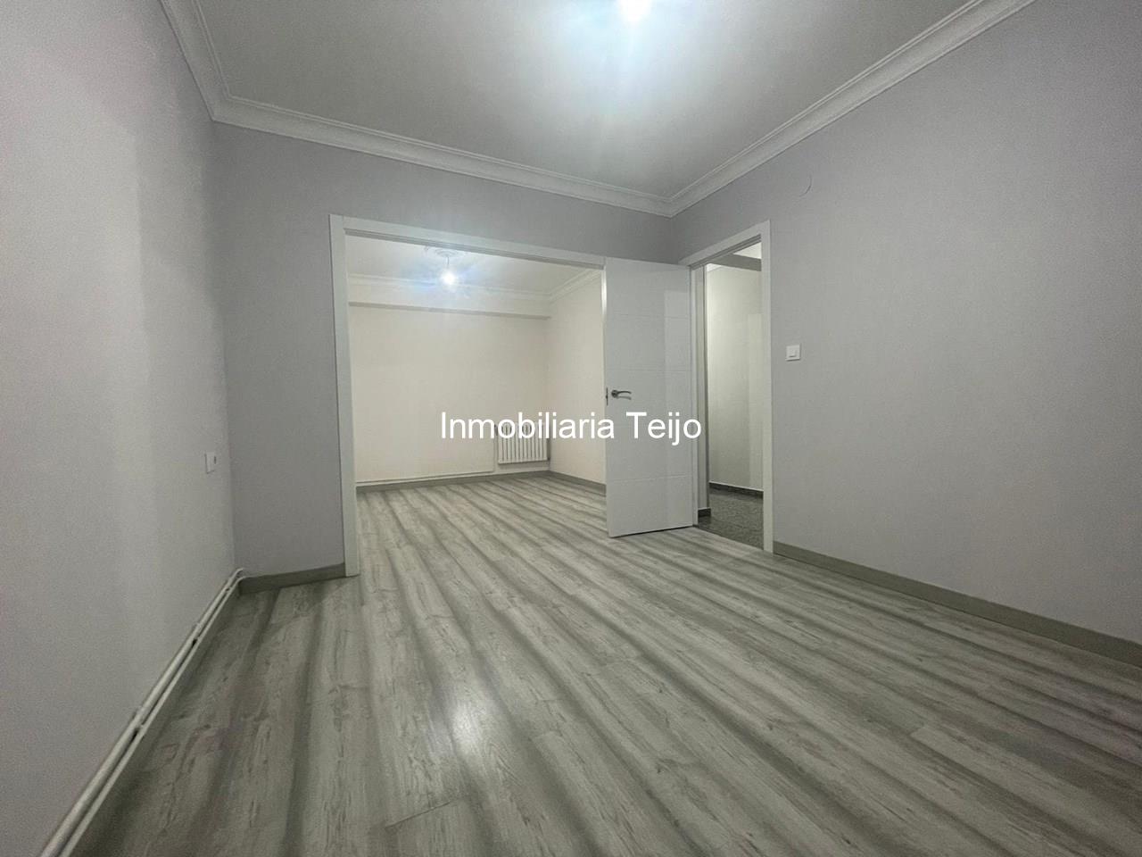 Foto 13 SE VENDE PISO AMPLIO REFORMADO GARAJE DE 150 M2, TRASTERO Y 2 TERRAZAS