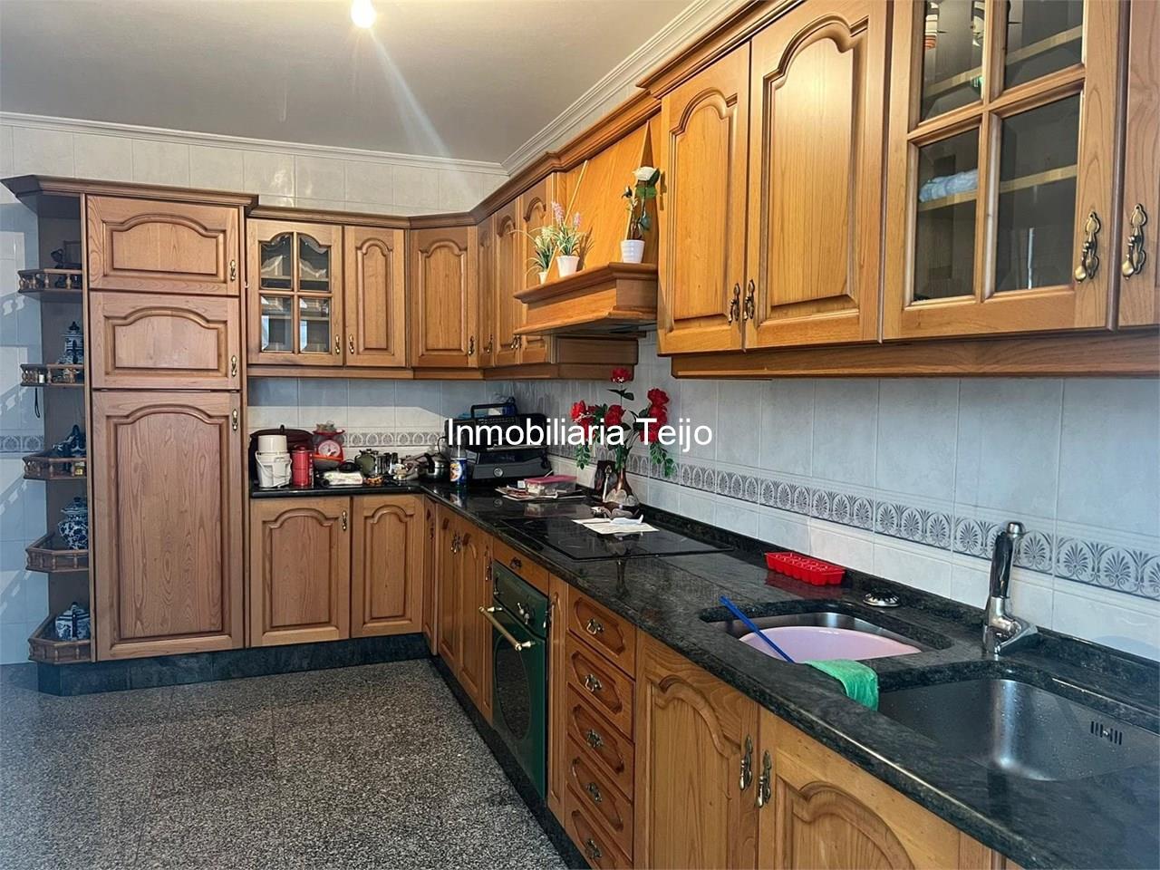 Foto 9 SE VENDE PISO AMPLIO REFORMADO GARAJE DE 150 M2, TRASTERO Y 2 TERRAZAS