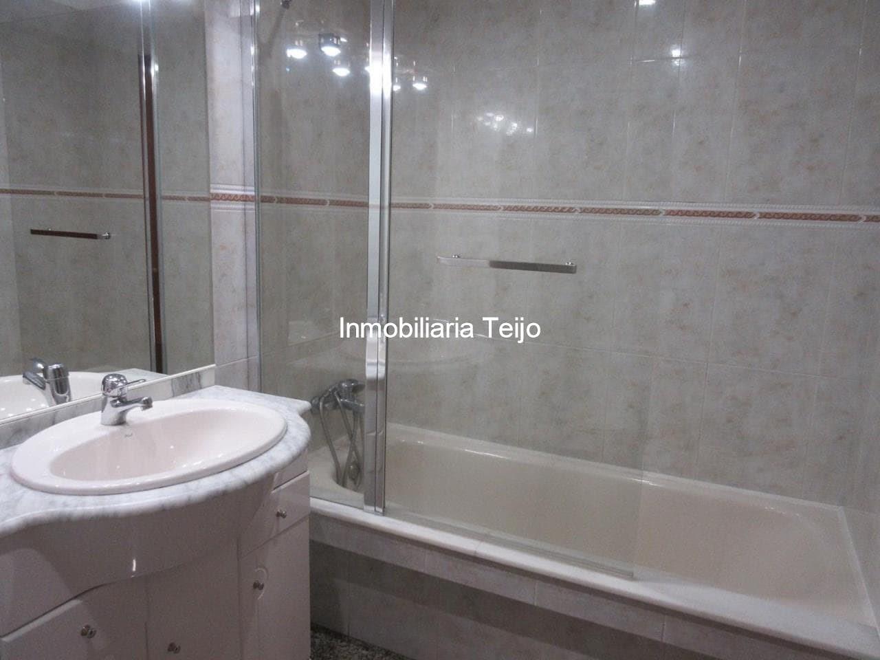 Foto 7 SE VENDE PISO AMPLIO Y BIEN CONSERVADO EN FREIXEIRO (3ª PLANTA)