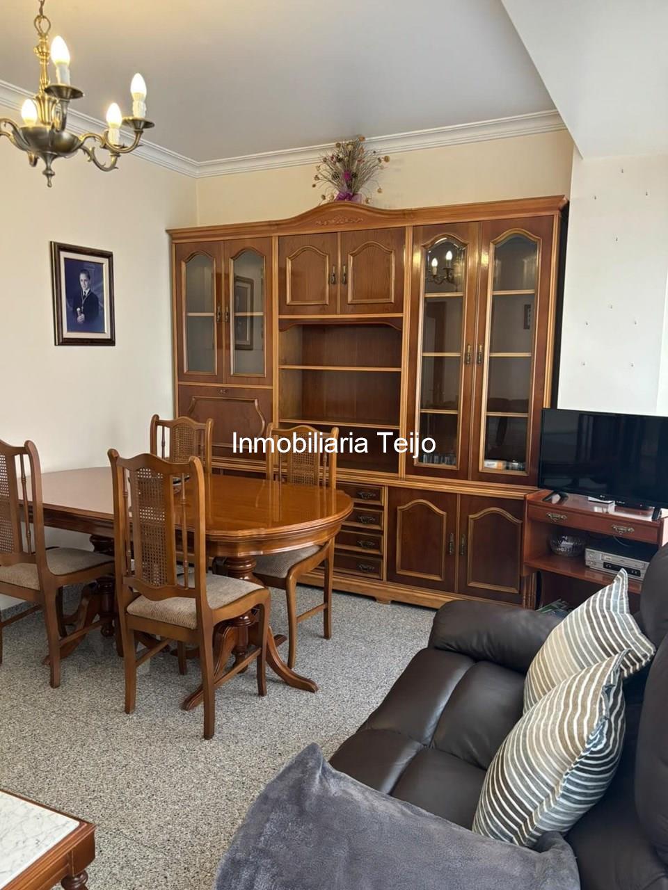 Foto 9 SE VENDE PISO AMPLIO Y REFORMADO EN SANTA CECILIA
