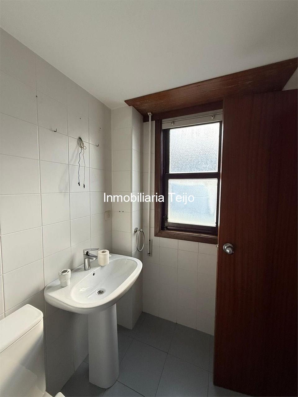 Foto 17 SE VENDE PISO CON ASCENSOR, PLAZA DE GARAJE Y TRASTERO EN ESTEIRO