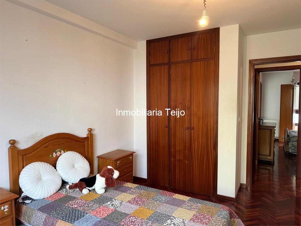 Foto 19 SE VENDE PISO CON ASCENSOR, PLAZA DE GARAJE Y TRASTERO EN ESTEIRO