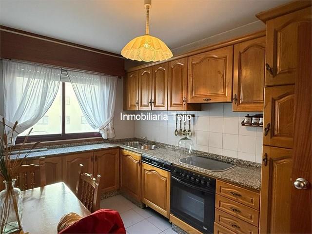 SE VENDE PISO CON ASCENSOR, PLAZA DE GARAJE Y TRASTERO EN ESTEIRO - Ferrol