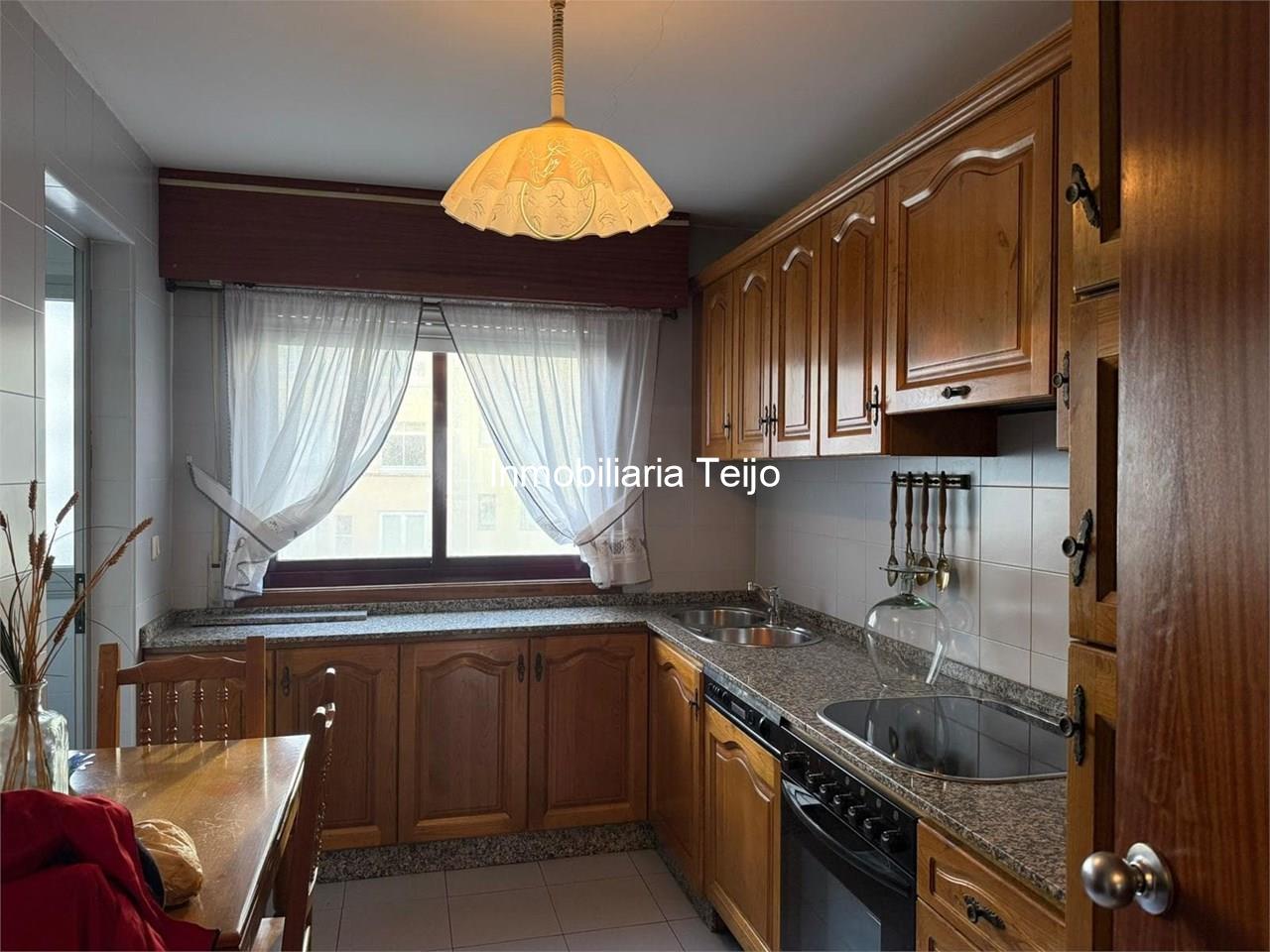Foto 2 SE VENDE PISO CON ASCENSOR, PLAZA DE GARAJE Y TRASTERO EN ESTEIRO