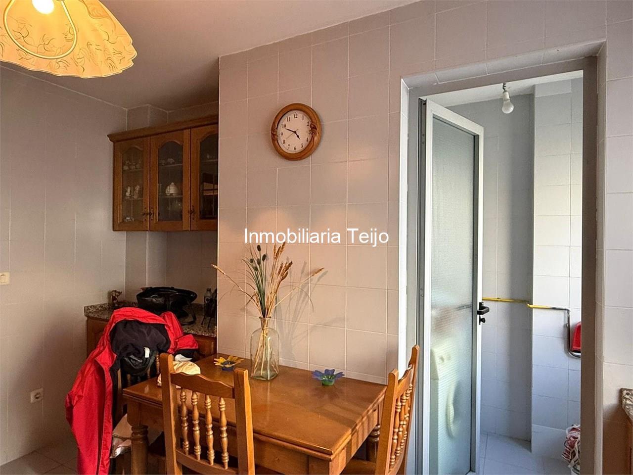 Foto 4 SE VENDE PISO CON ASCENSOR, PLAZA DE GARAJE Y TRASTERO EN ESTEIRO