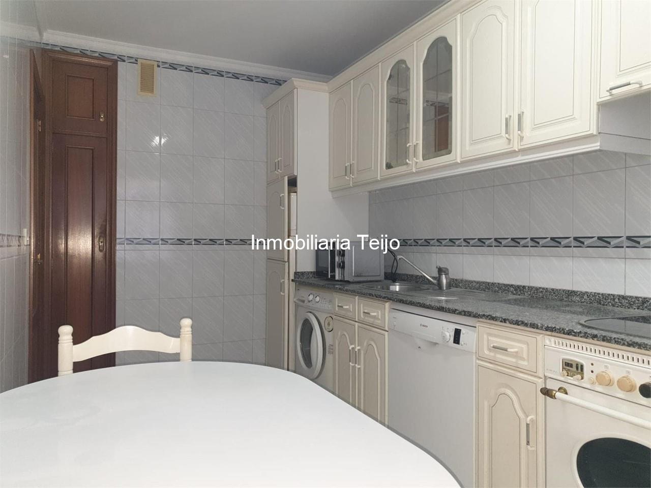Foto 2 SE VENDE PISO CON ASCENSOR, TRASTERO Y PLAZA DE GARAJE EN EL PUERTO