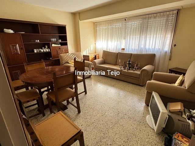 SE VENDE PISO CON ASCENSOR Y GARAJE EN EL CENTRO - Ferrol
