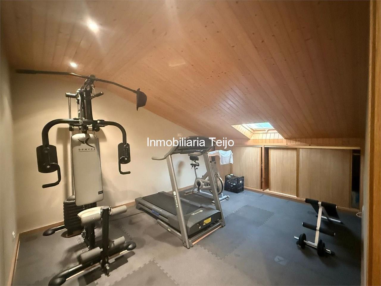 Foto 20 SE VENDE PISO CON BUHARDILLA EN SANTA MARINA