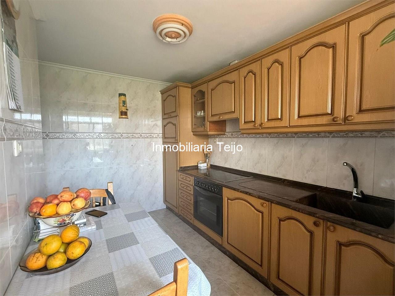 Foto 2 SE VENDE PISO CON BUHARDILLA EN SANTA MARINA