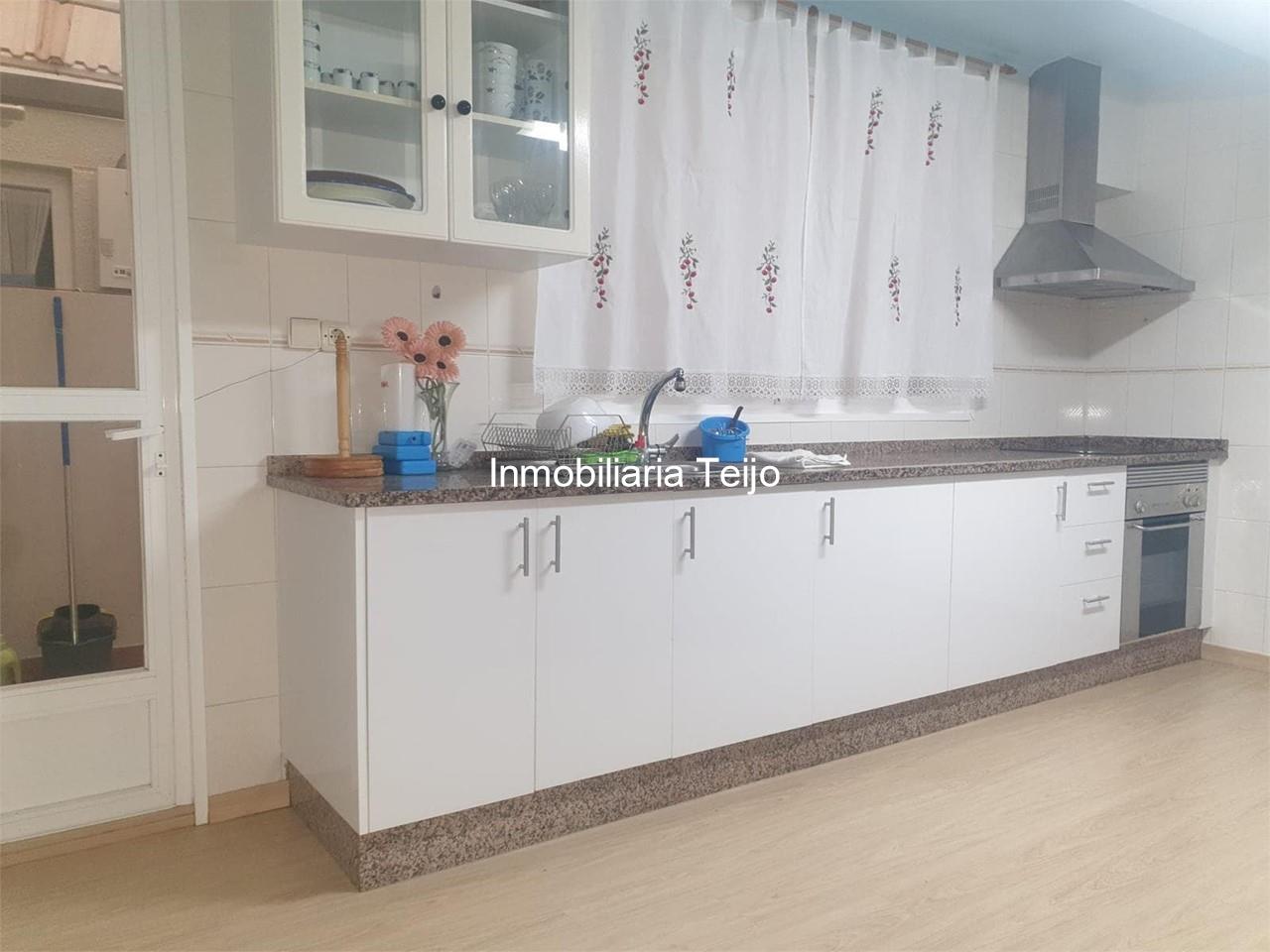 Foto 1 SE VENDE PISO CON PLAZA DE GARAJE Y TRASTERO EN PIÑEIROS