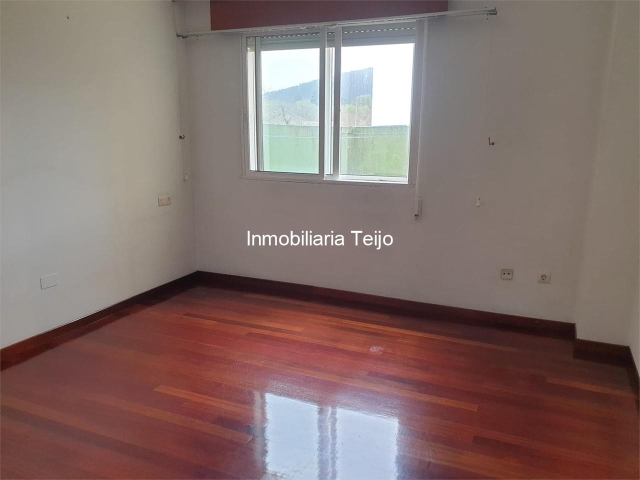 Foto 10 SE VENDE PISO CON TERRAZA EN O PONTO