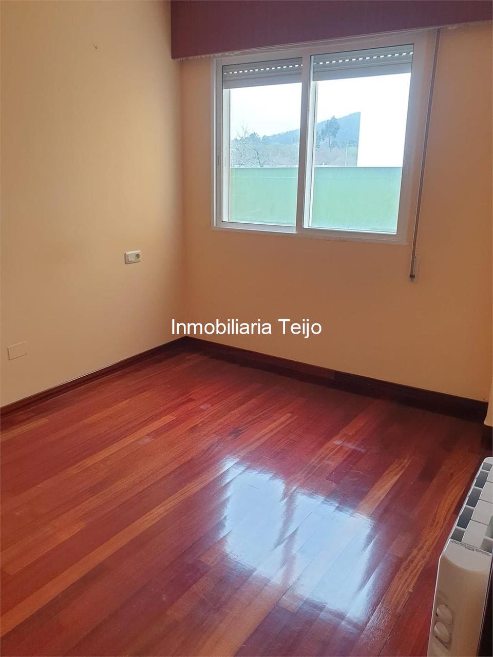 Foto 3 SE VENDE PISO CON TERRAZA EN O PONTO