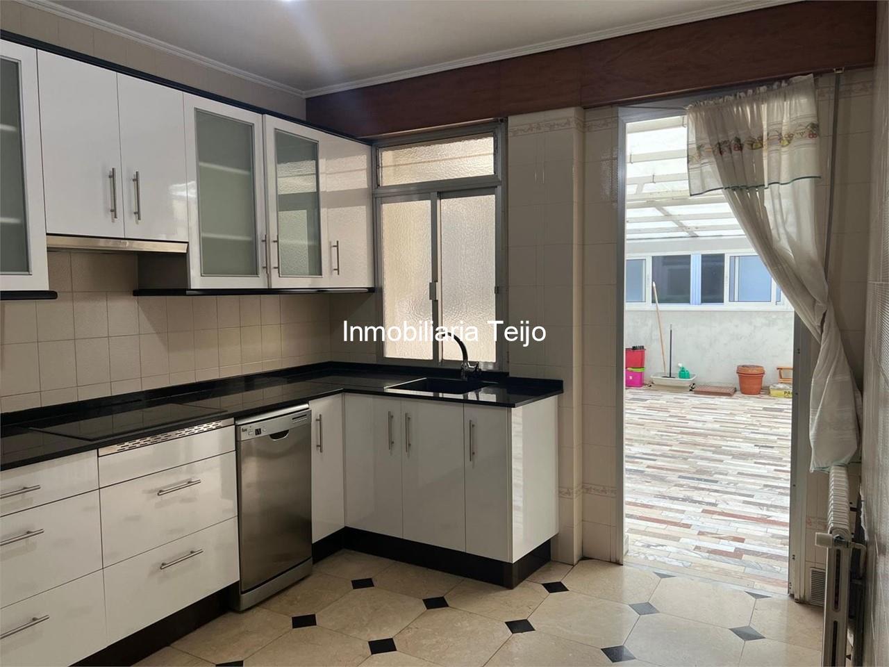 Foto 2 SE VENDE PISO CON TERRAZA EN SANTA CECILIA