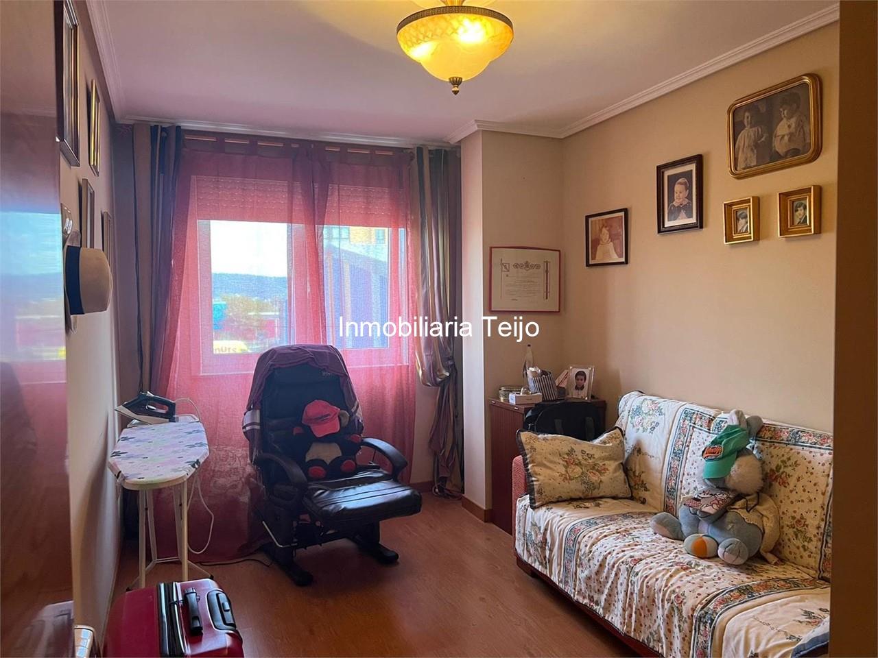 Foto 20 SE VENDE PISO CON TRASTERO Y PLAZA DE GARAJE EN A GÁNDARA 