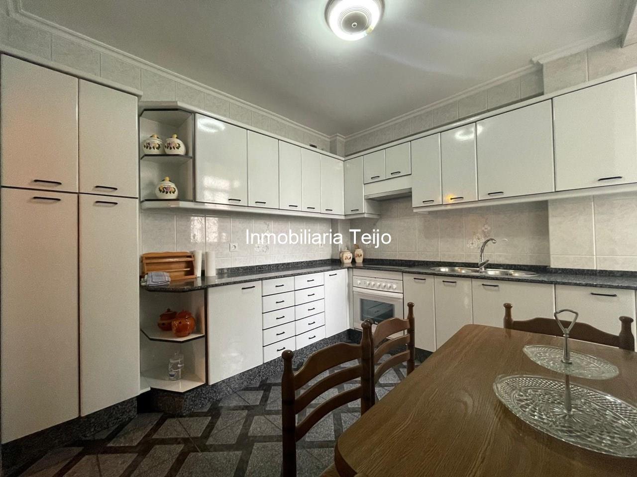 Foto 2 SE VENDE PISO DE 3 DORMITORIOS CON ASCENSOR EN CARANZA