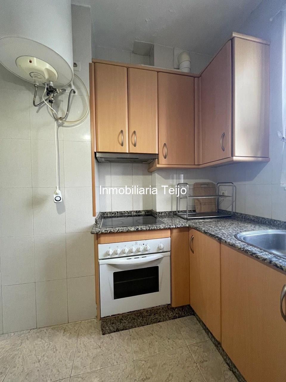 Foto 2 SE VENDE PISO DE 3 DORMITORIOS EN CATABOIS - NO PRECISA REFORMA