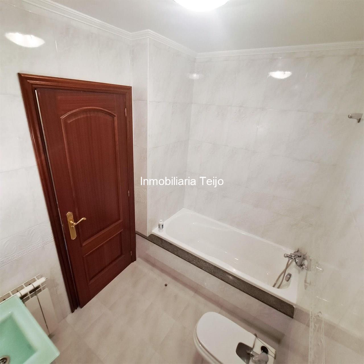 Foto 15 SE VENDE PISO DE 3 DORMITORIOS EN MUY BUEN ESTADO DE CONSERVACIÓN Y ASCENSOR EN CEDEIRA
