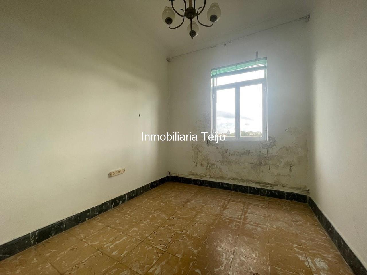 Foto 7 SE VENDE PISO DE 3 DORMITORIOS EN O PONTO PARA REFORMAR