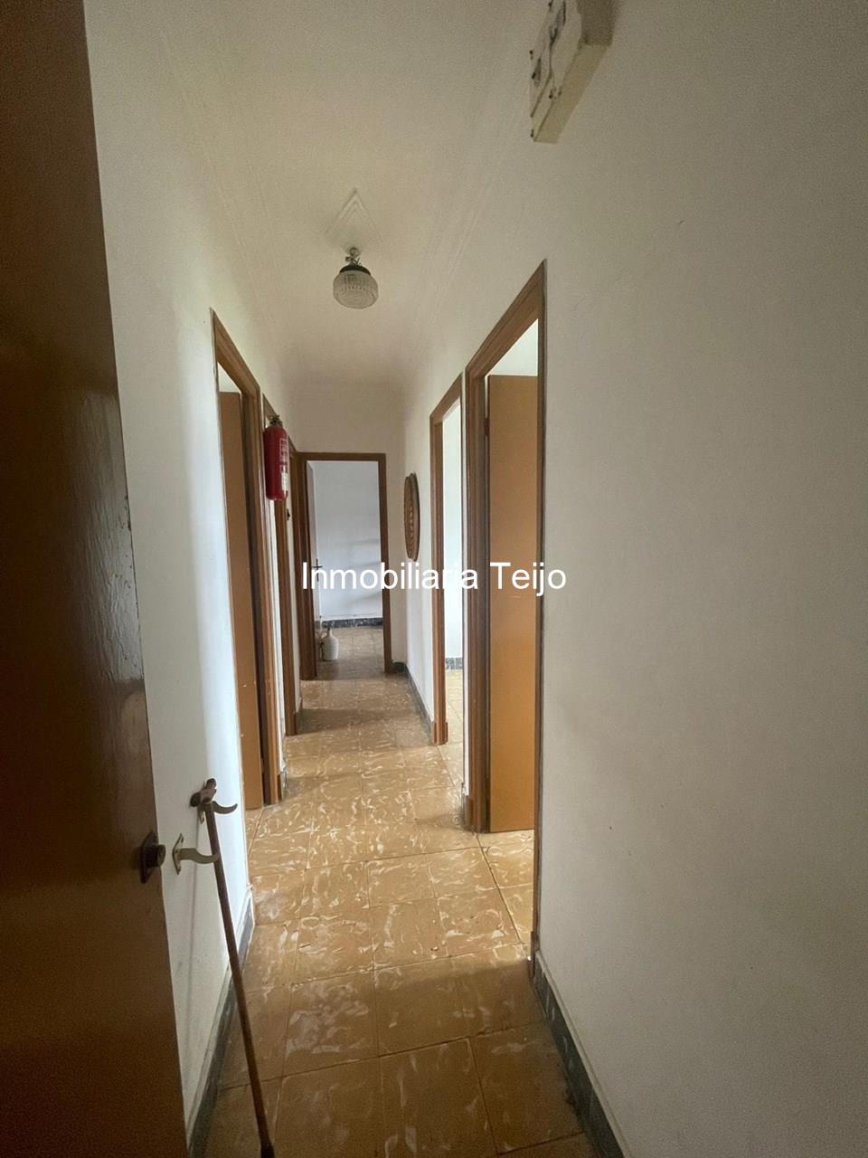 Foto 8 SE VENDE PISO DE 3 DORMITORIOS EN O PONTO PARA REFORMAR