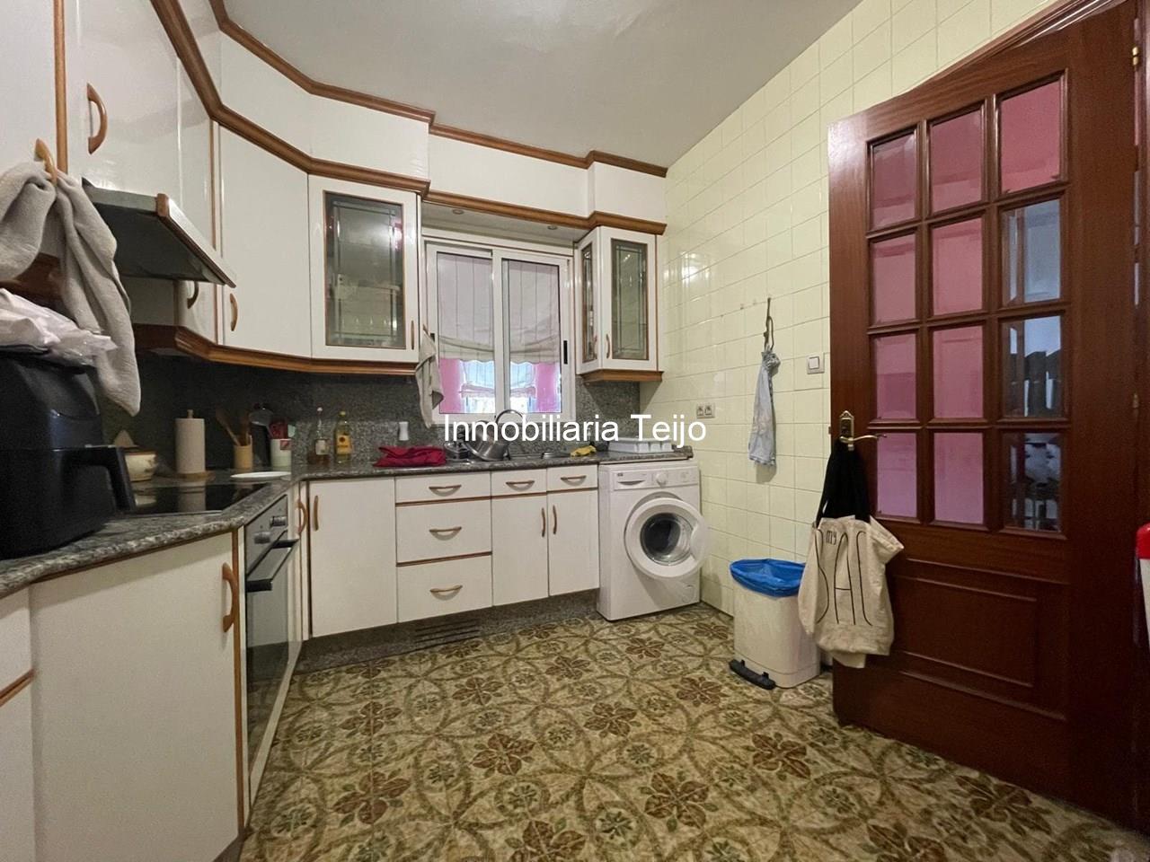 Foto 2 SE VENDE PISO DE 3 DORMITORIOS, TERRAZA EXTERIOR Y DOS TRASTEROS EN EL CENTRO