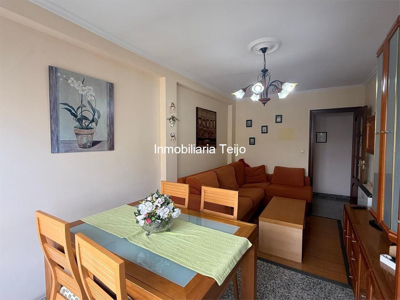 Foto 1 SE VENDE PISO EN CARANZA MUY LUMINOSO 