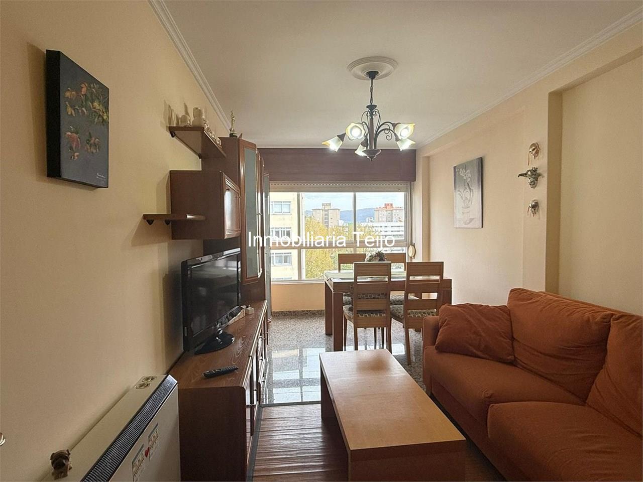 Foto 2 SE VENDE PISO EN CARANZA MUY LUMINOSO 