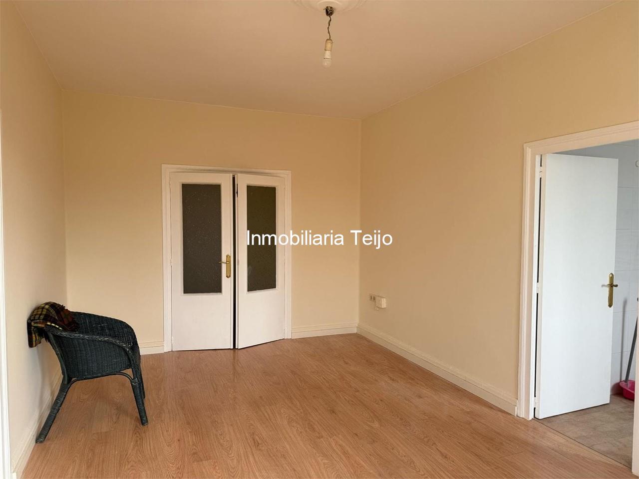 Foto 2 SE VENDE PISO EN LAS VIVIENDAS DE BAZAN 