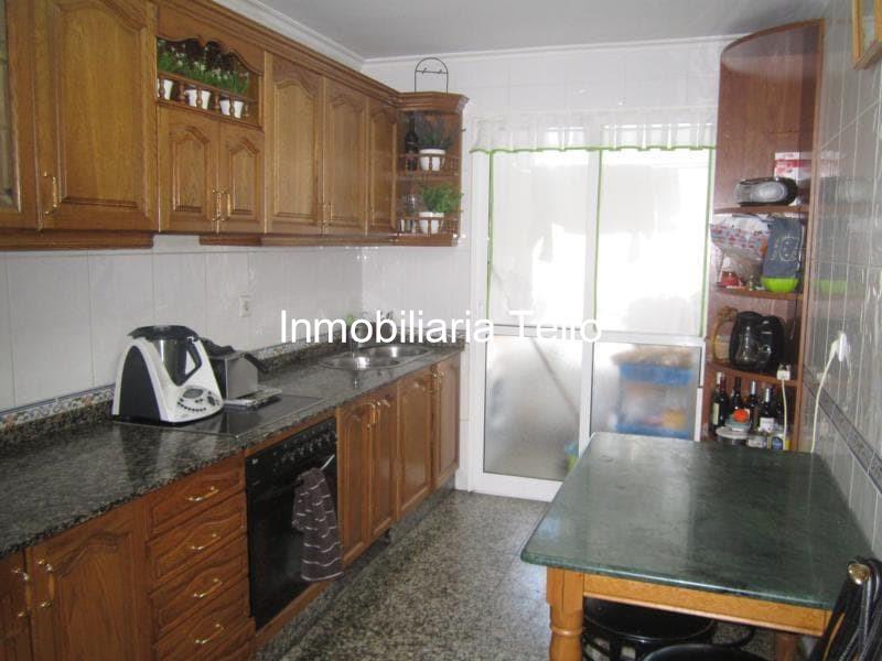 Foto 1 SE VENDE PISO EN NARÓN