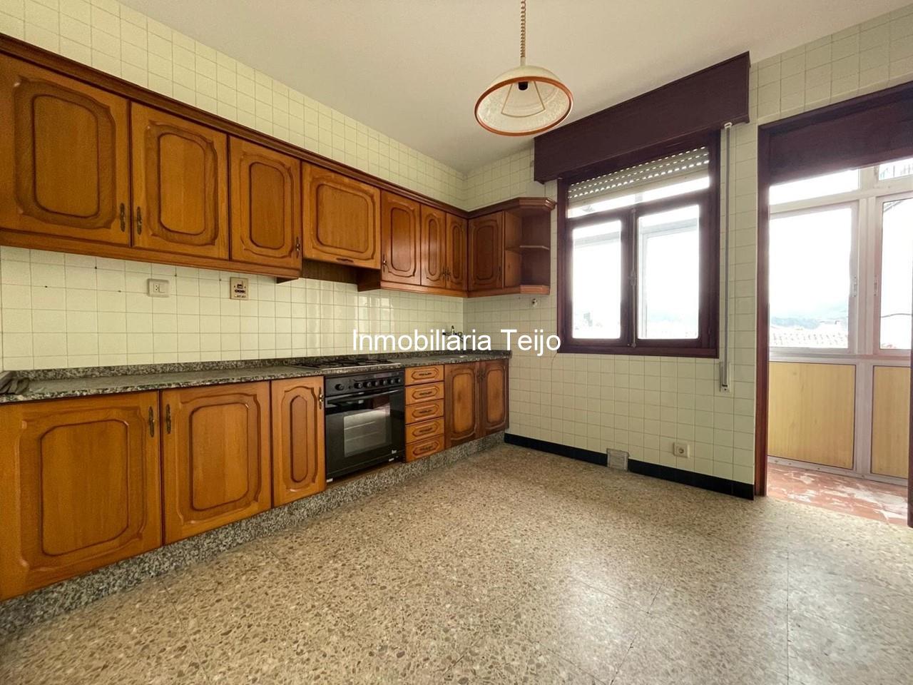 Foto 1 SE VENDE PISO GRANDE DE 4 DORMITORIOS SIN ASCENSOR EN FENE
