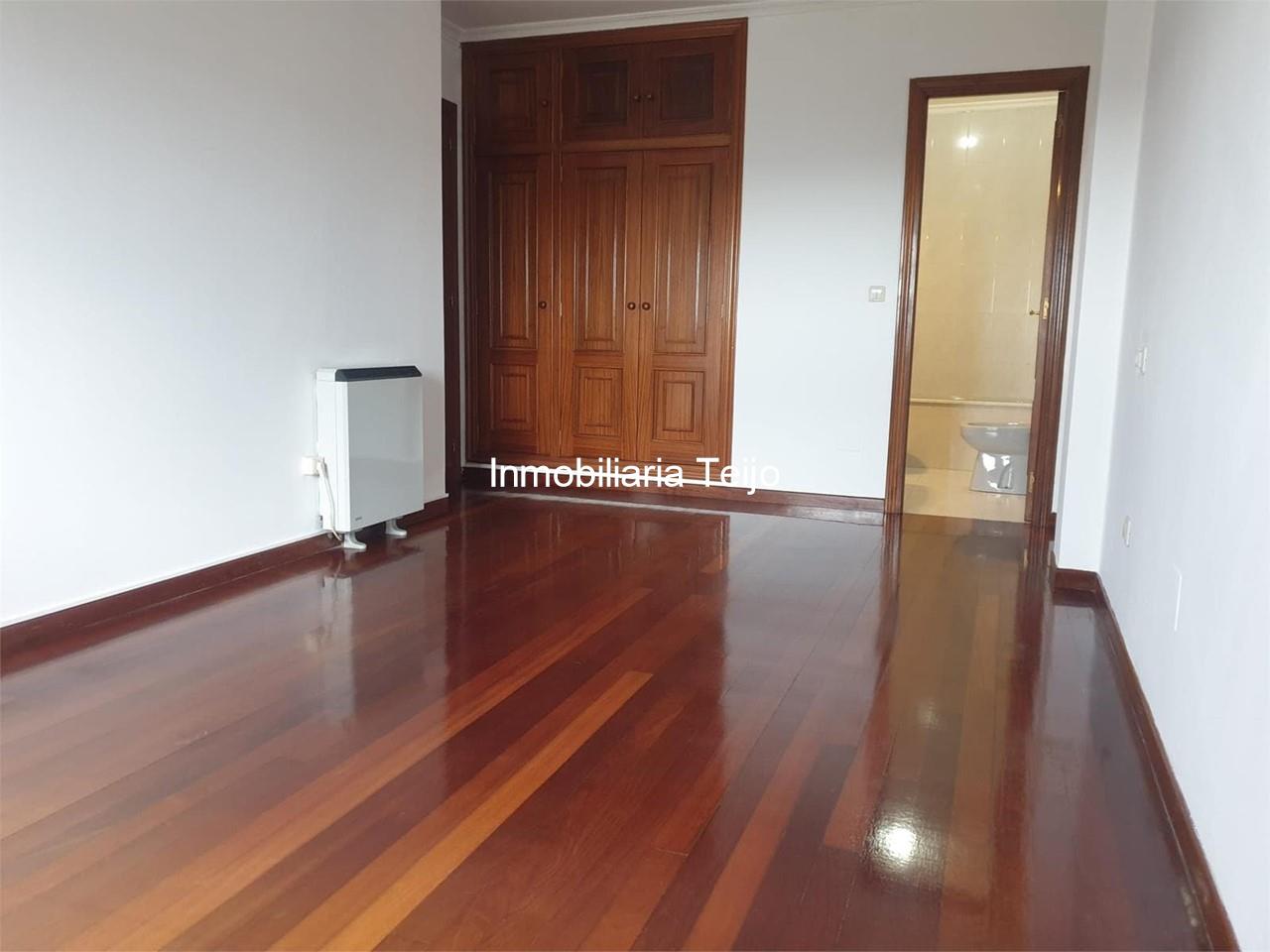 Foto 10 SE VENDE PISO MUY LUMINOSO EN SANTA MARINA