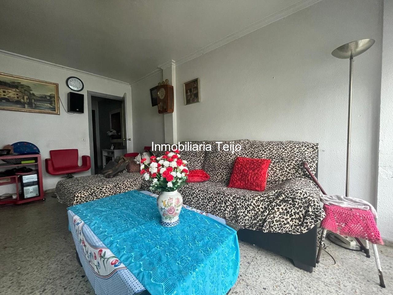 Foto 2 SE VENDE PISO PARA REFORMAR EN ESTEIRO. SIN ASCENSOR. CON TRASTERO Y PLAZA DE GARAJE.