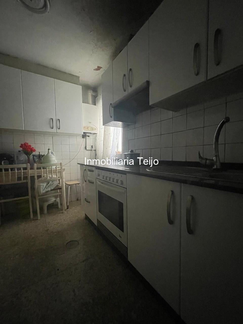 Foto 3 SE VENDE PISO PARA REFORMAR EN ESTEIRO. SIN ASCENSOR. CON TRASTERO Y PLAZA DE GARAJE.