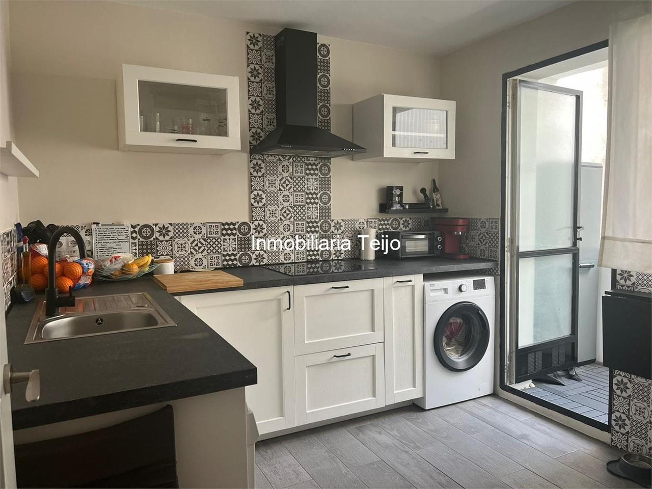 Foto 1 SE VENDE PISO REFORMADO CON BALCÓN EN O PONTO