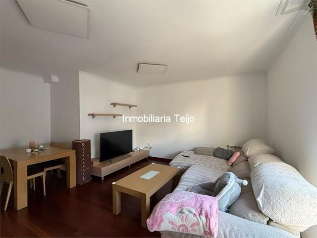 SE VENDE PISO SEMINUEVO EN SANTA CECILIA CON ASCENSOR, TRASTERO Y PLAZA DE GARAJE - Narón