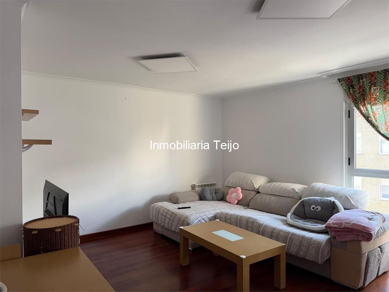 Foto 2 SE VENDE PISO SEMINUEVO EN SANTA CECILIA CON ASCENSOR, TRASTERO Y PLAZA DE GARAJE