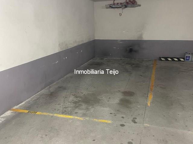 SE VENDE PLAZA DE GARAJE EN CATABOIS CON PORTAL AUTOMATICO  - Ferrol
