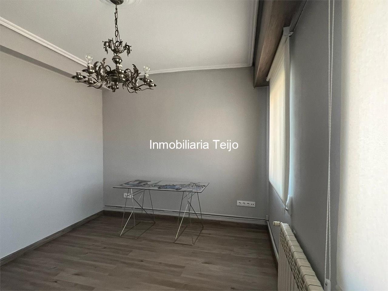 Foto 12 SE VENDE PRIMER PISO CON JARDIN Y BUHARDILLA EN CATABOIS