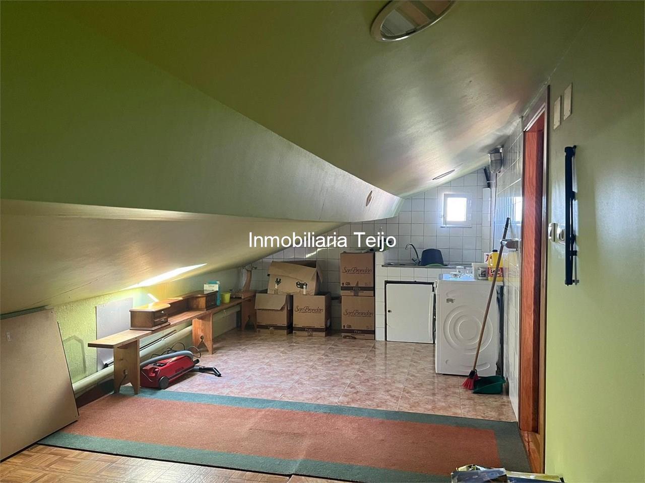 Foto 15 SE VENDE PRIMER PISO CON JARDIN Y BUHARDILLA EN CATABOIS