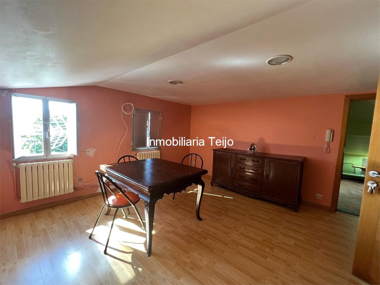 Foto 18 SE VENDE PRIMER PISO CON JARDIN Y BUHARDILLA EN CATABOIS