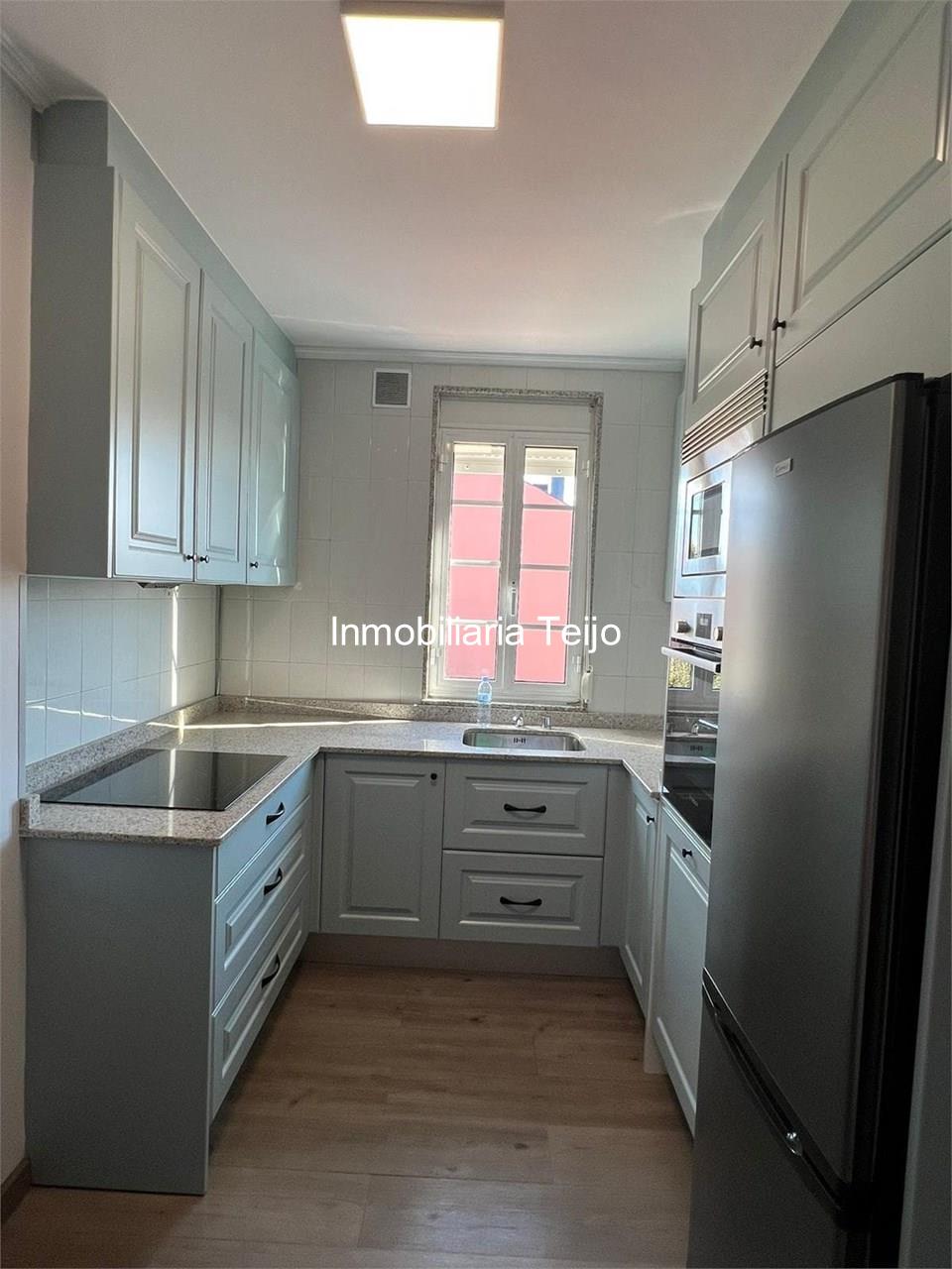 Foto 1 SE VENDE PRIMER PISO CON JARDIN Y BUHARDILLA EN CATABOIS