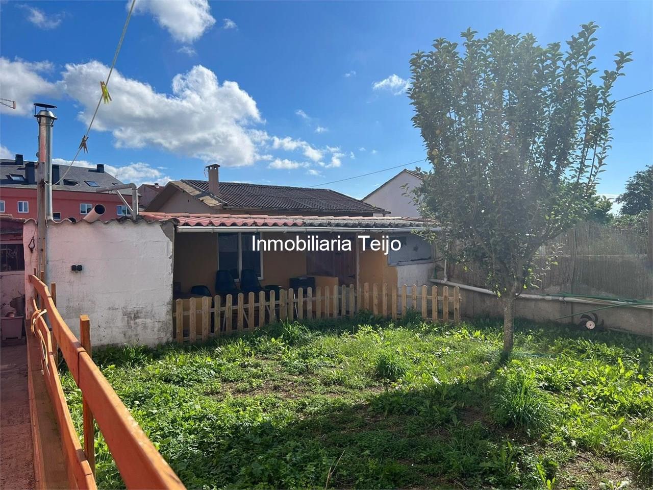 Foto 20 SE VENDE PRIMER PISO CON JARDIN Y BUHARDILLA EN CATABOIS